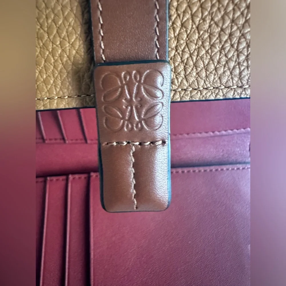 Loewe‎ Womens Vertical Small leather wallet
